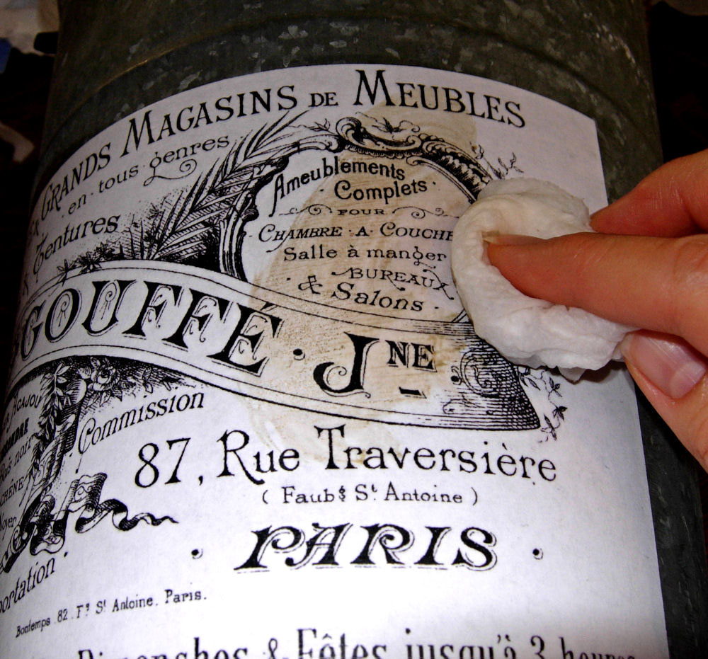 Applying Distress Ink to Label with Rag