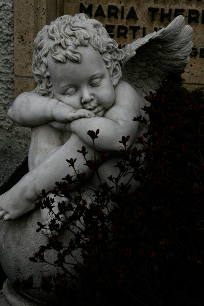 Angel Statues Photo