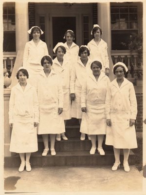 Old Photo - Nurses in Uniform - The Graphics Fairy