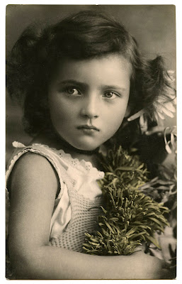 Old Photo - Child with Amazing Face - The Graphics Fairy