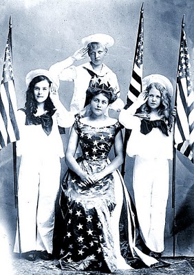 Old Picture - Patriotic Queen - 4th of July - The Graphics