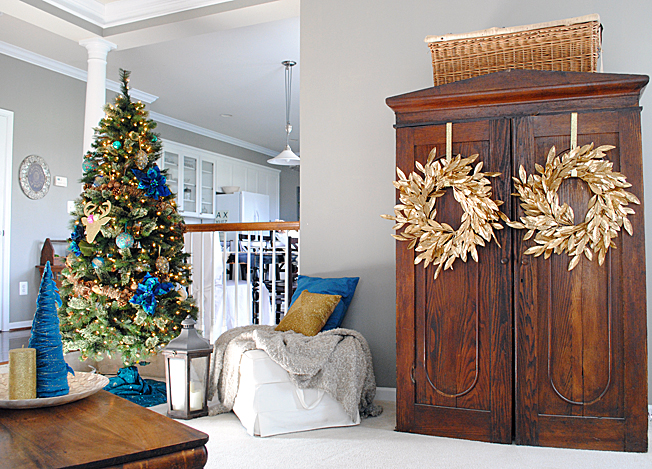 Christmas decor in gold and turquoise