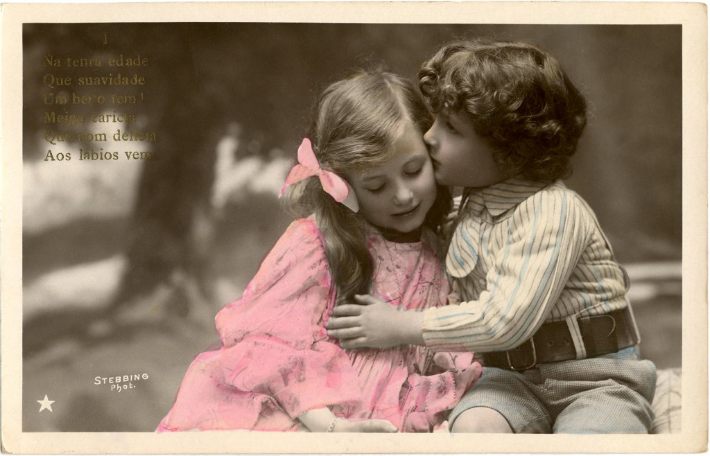 Sweet Kiss Image - Old Photo - The Graphics Fairy