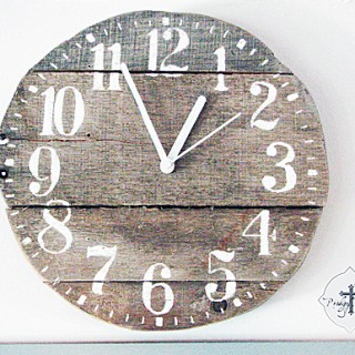 Wooden Pallet Clock