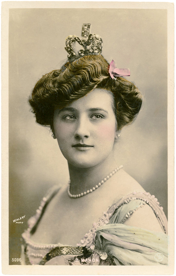 Vintage Lady with Crown Photo - The Graphics Fairy