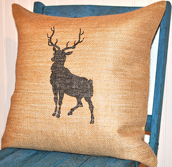 Burlap Reindeer Pillow Reader Featured Project The Graphics Fairy   DSC 0764 100dpi 550w 