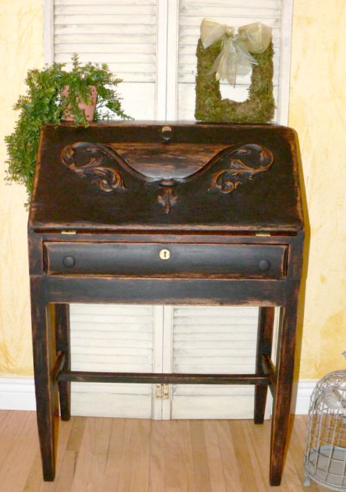 Refinished Antique Desk Reader Feature The Graphics Fairy
