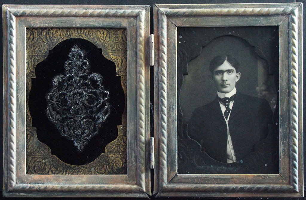 DIY antique Keepsake frames