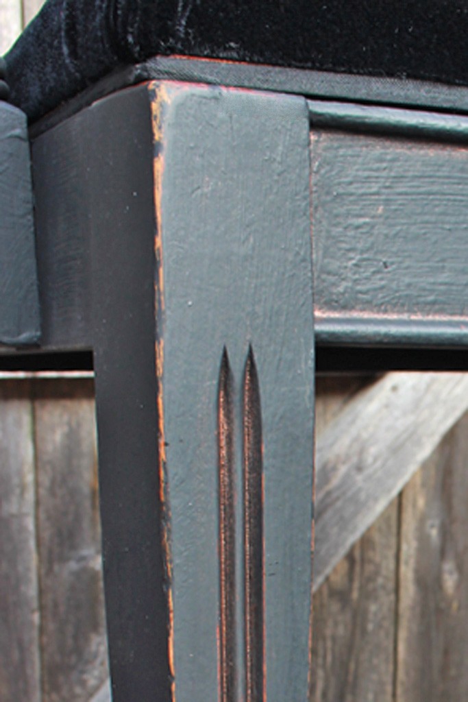 Classic Black Beauty Paint Finish Fluted Detail