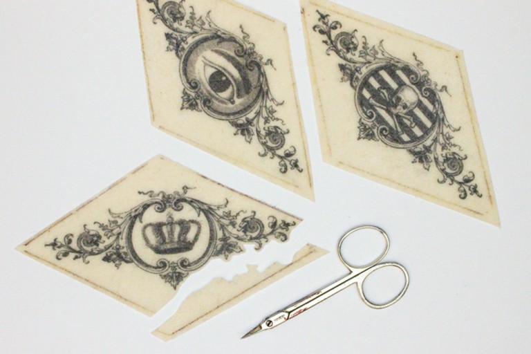 Resin plus Fabric Technique Simple! The Graphics Fairy