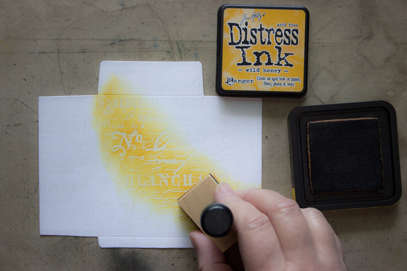 Distress Ink Technique on Embossing