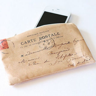 Carte postale pouch