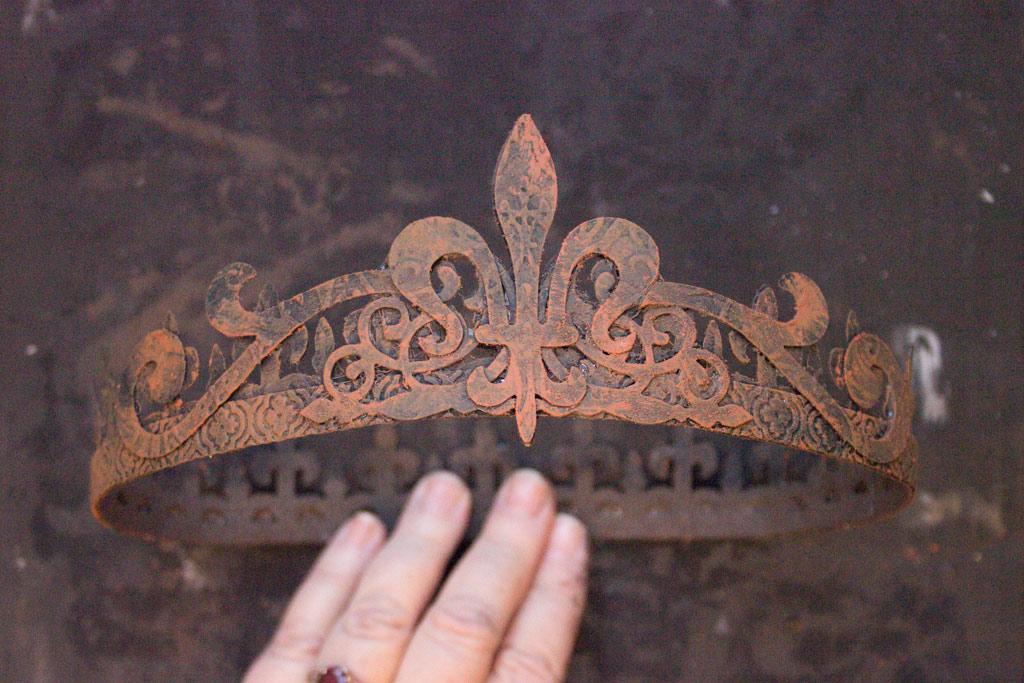 painted rusty crown
