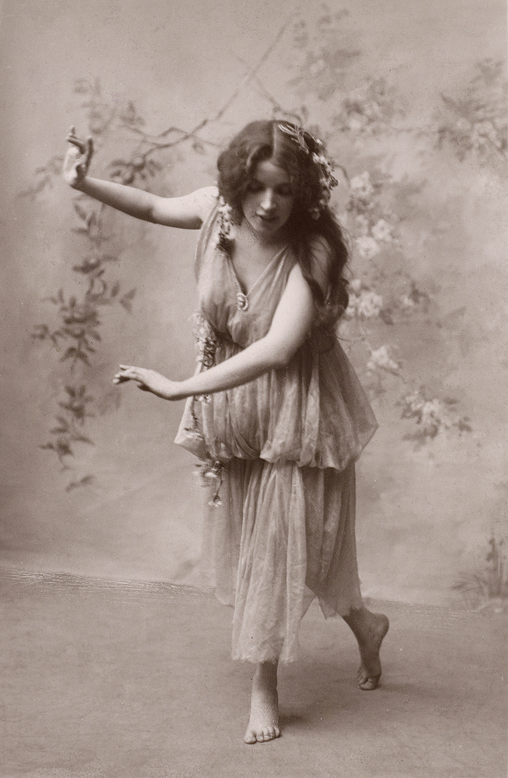 Vintage Bohemian Lady Image - Old Photo! - The Graphics Fairy