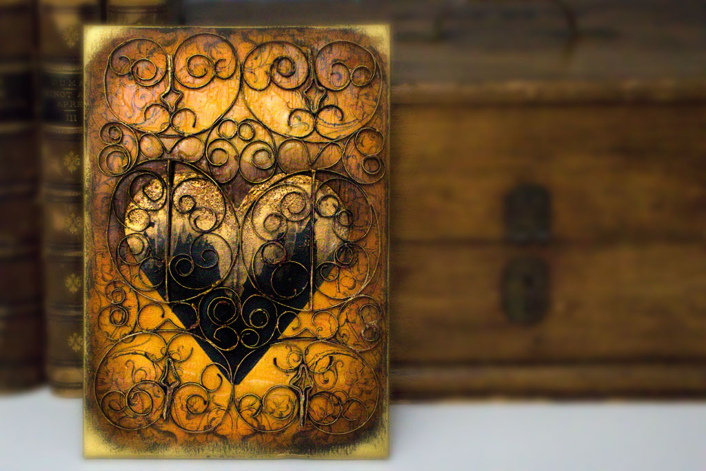 finished card with paper wrought iron on wooden box