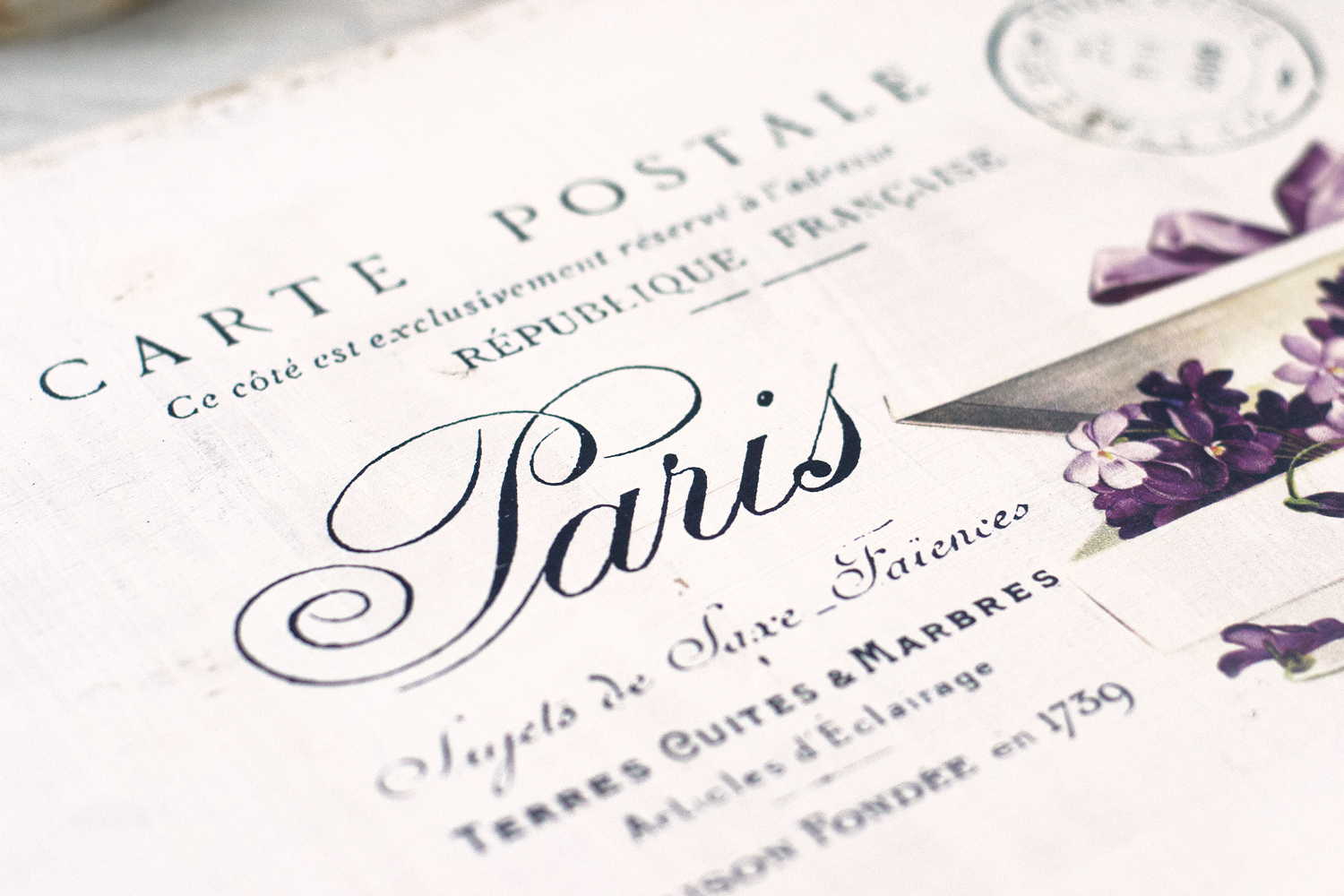 DIY Shabby French postcard sign with fancy violets project & free printable!
