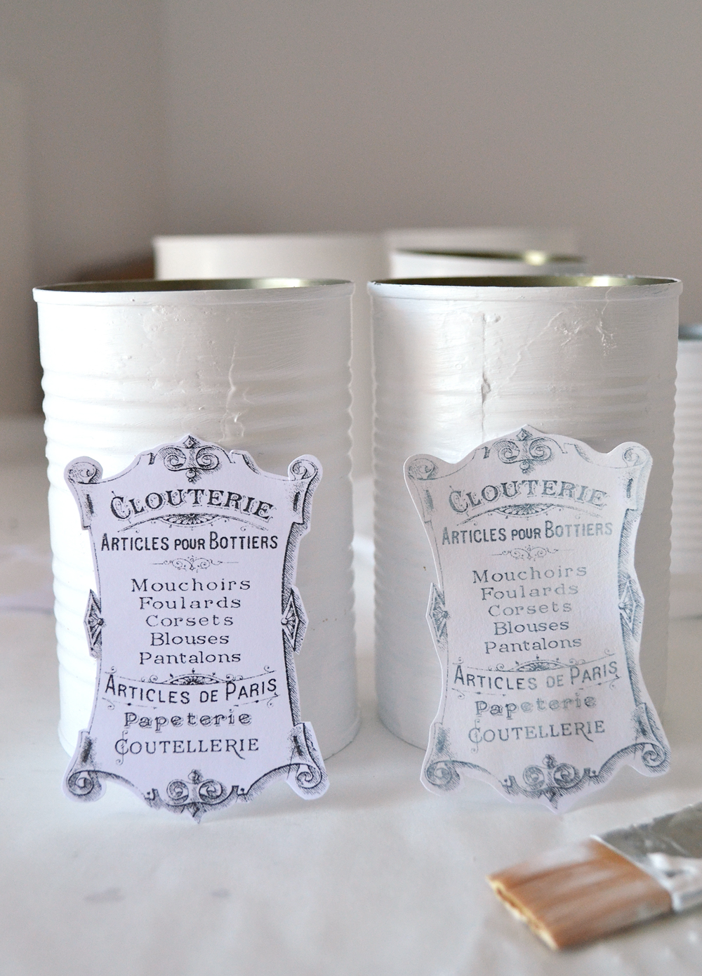 DIY Vintage French Recycled Tin Cans & free printable - by Dreams Factory for The Graphics Fairy #vintage #French #freeprintable #frenchephemera #frenchtypography #diy