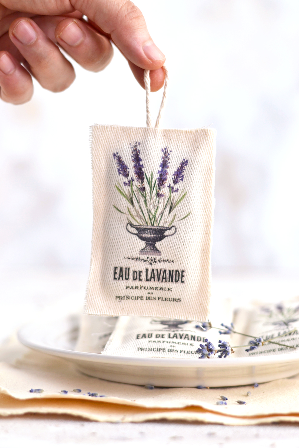 Lavender Sachets DIY - No Sew! - The Graphics Fairy