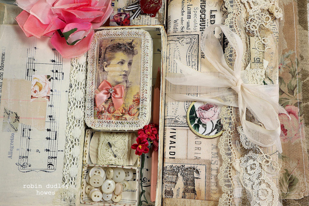 Junk Journal with Altoid tin