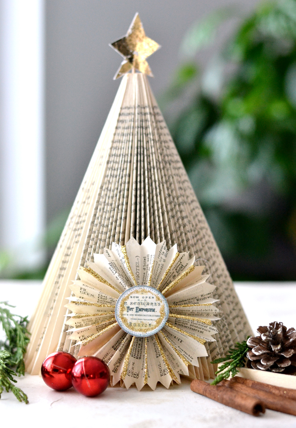 Printable Paper Ornaments: (Paper Rosettes!) - The Graphics Fairy