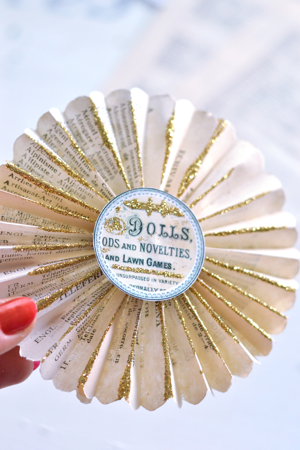 Christmas Paper Craft Rosettes with glitter