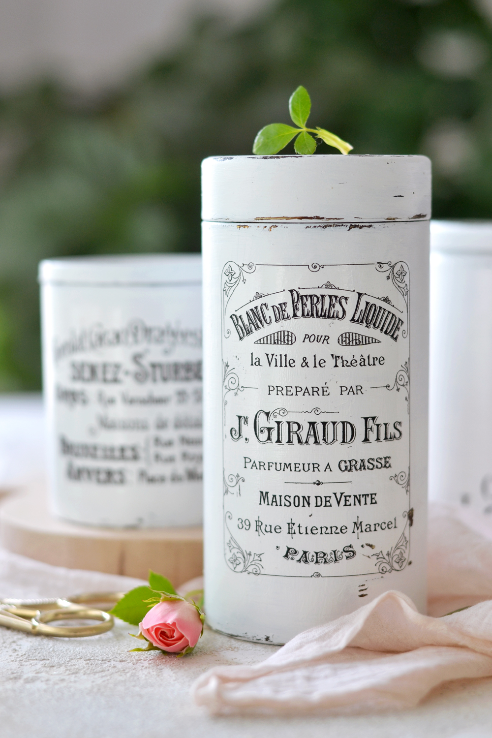 finished containers with french labels