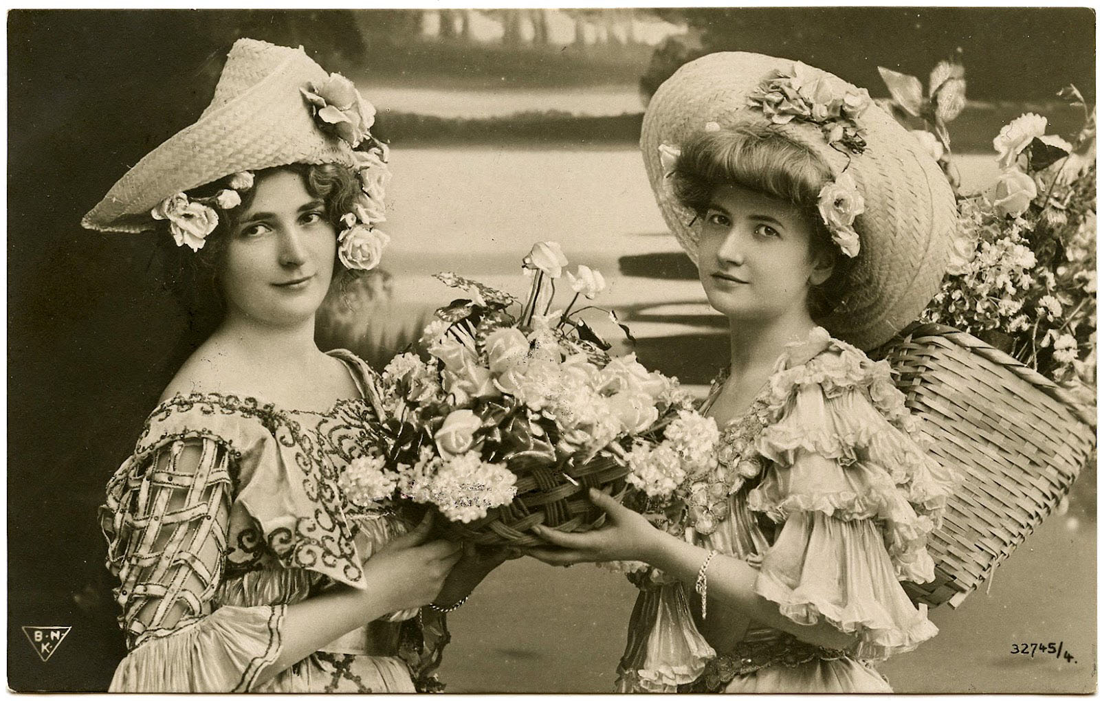 Lady 65J Flowers Postcard French Vintage Shabby Chic Style Fashion Dress 