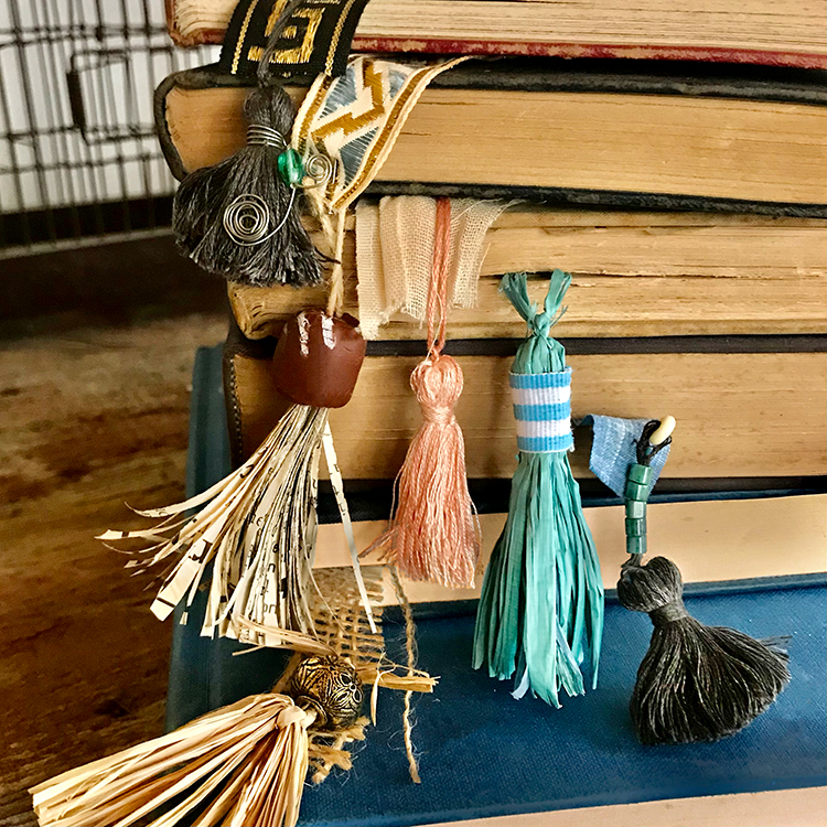 How to Make Tassels - Mini fun! - The Graphics Fairy