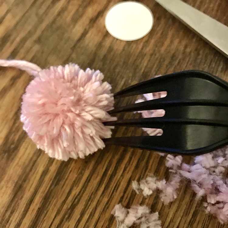 How to make Mini Pom Poms with a Fork