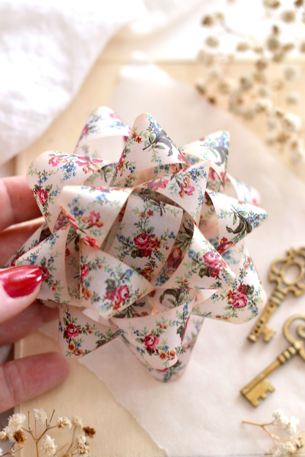 The finished floral bow
