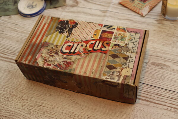 Decorated box with circus inages
