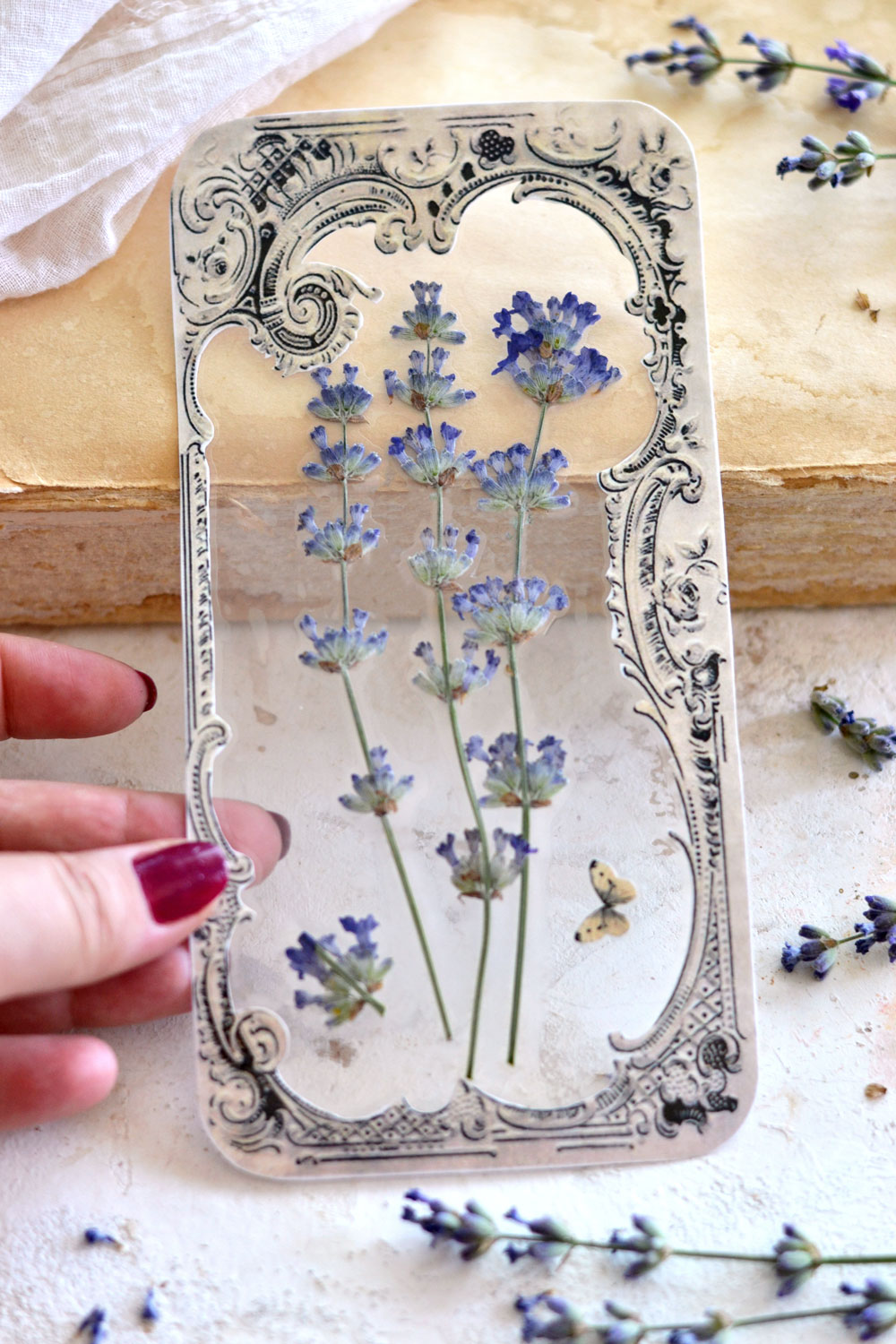 DIY Pressed Flowers Bookmarks