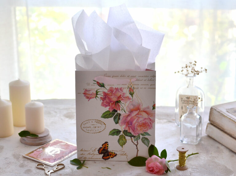 How To Put Tissue Paper In A Gift Bag - The Graphics Fairy