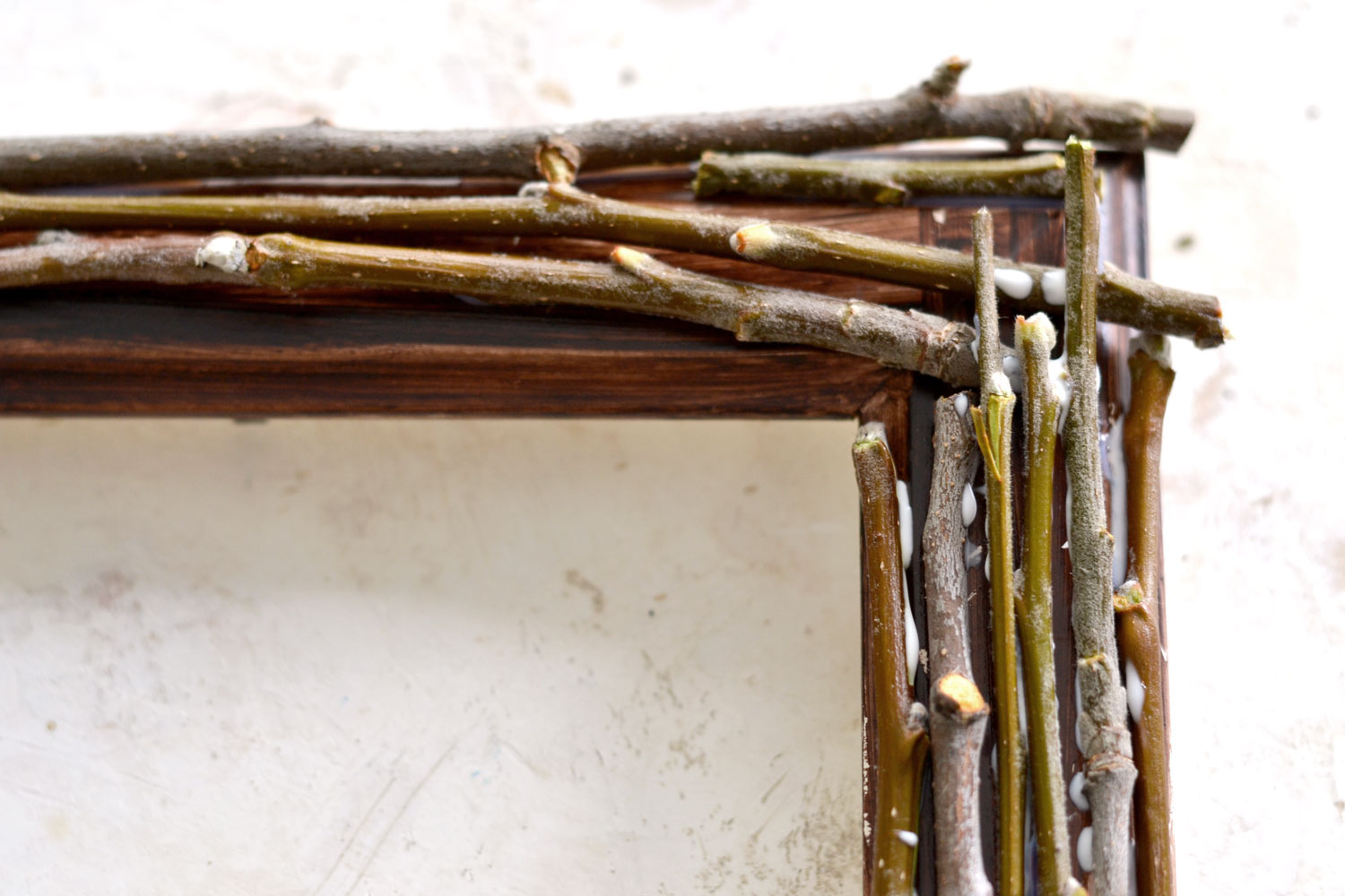 Twig Frame Rustic Home Decor - Easy Peasy Creative Ideas