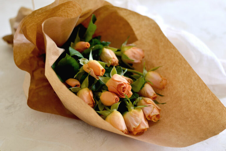 How To Wrap Flowers In Brown Paper The Graphics Fairy   Wrap Flowers In Brown Paper 73 768x512 