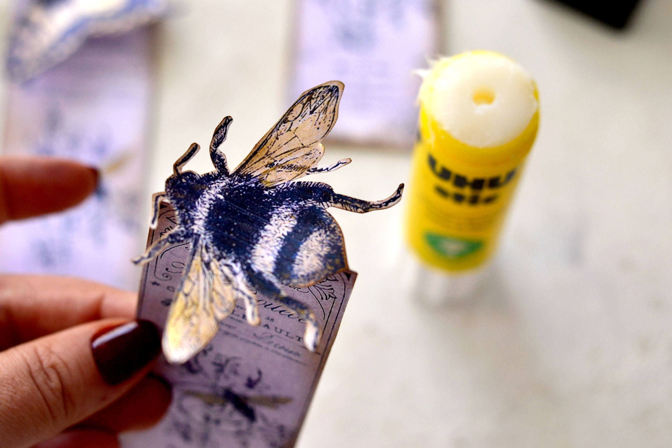 glueing the bee