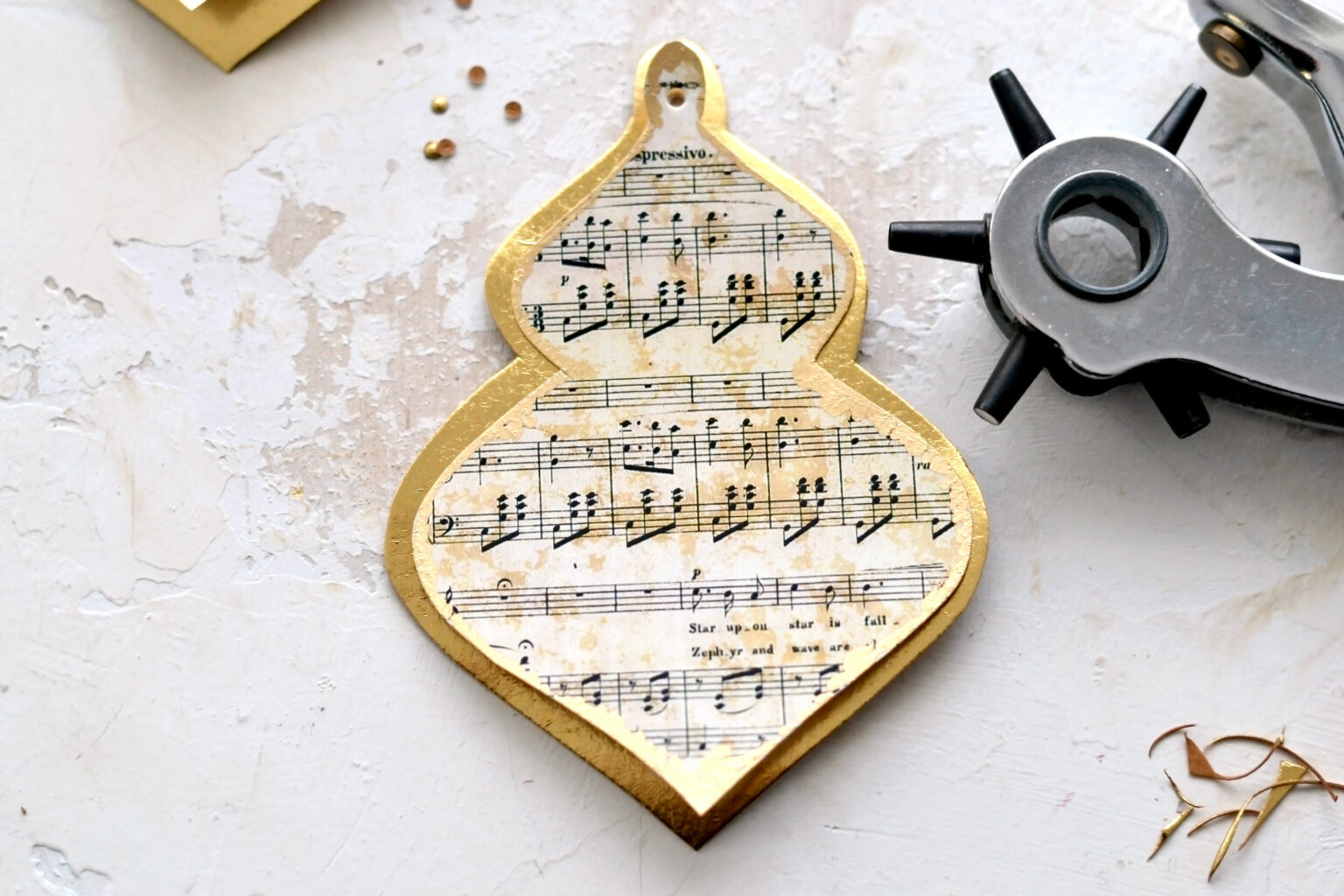 DIY Sheet Music Christmas Ornaments! - The Graphics Fairy