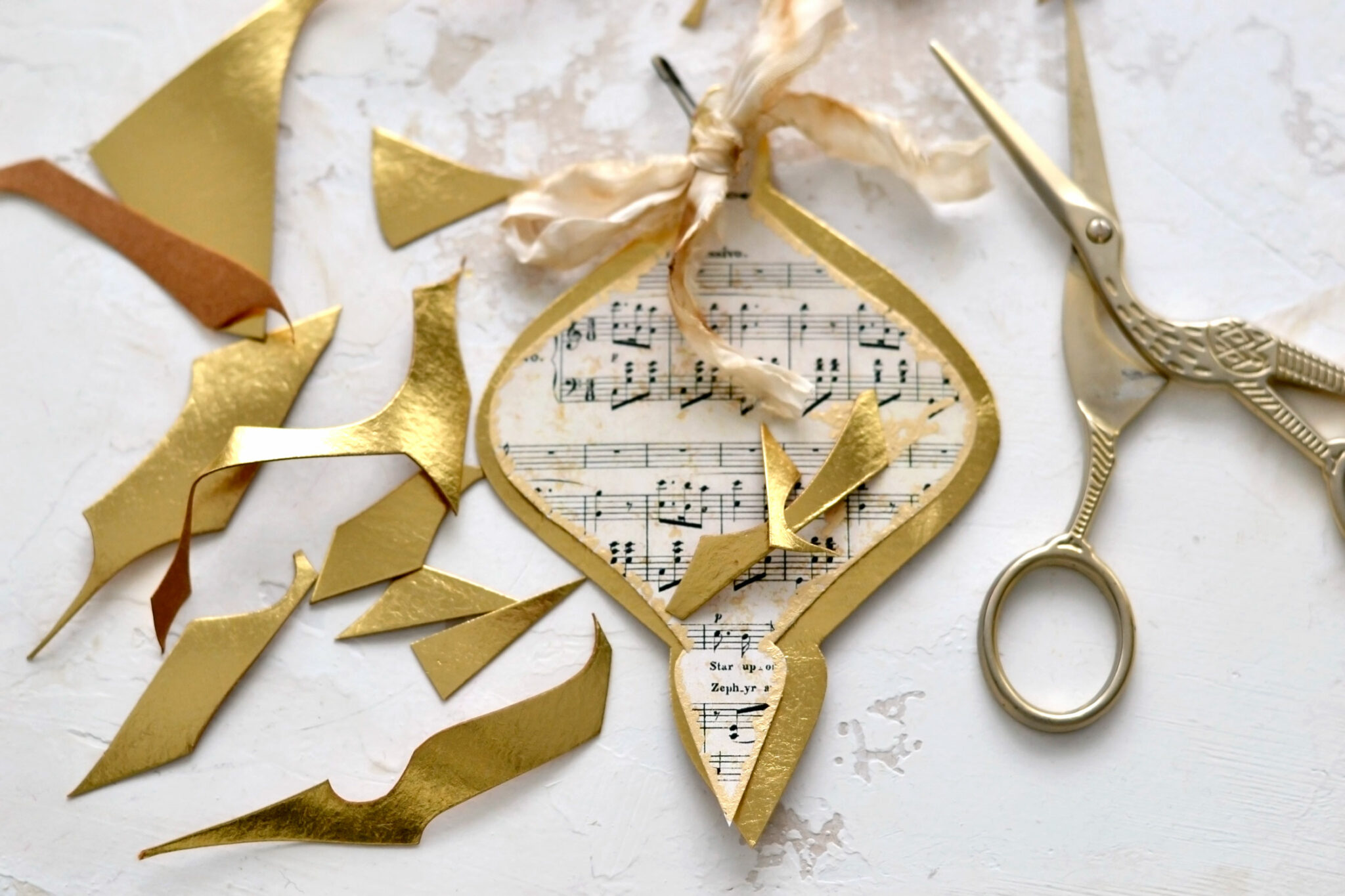 DIY Sheet Music Christmas Ornaments! - The Graphics Fairy