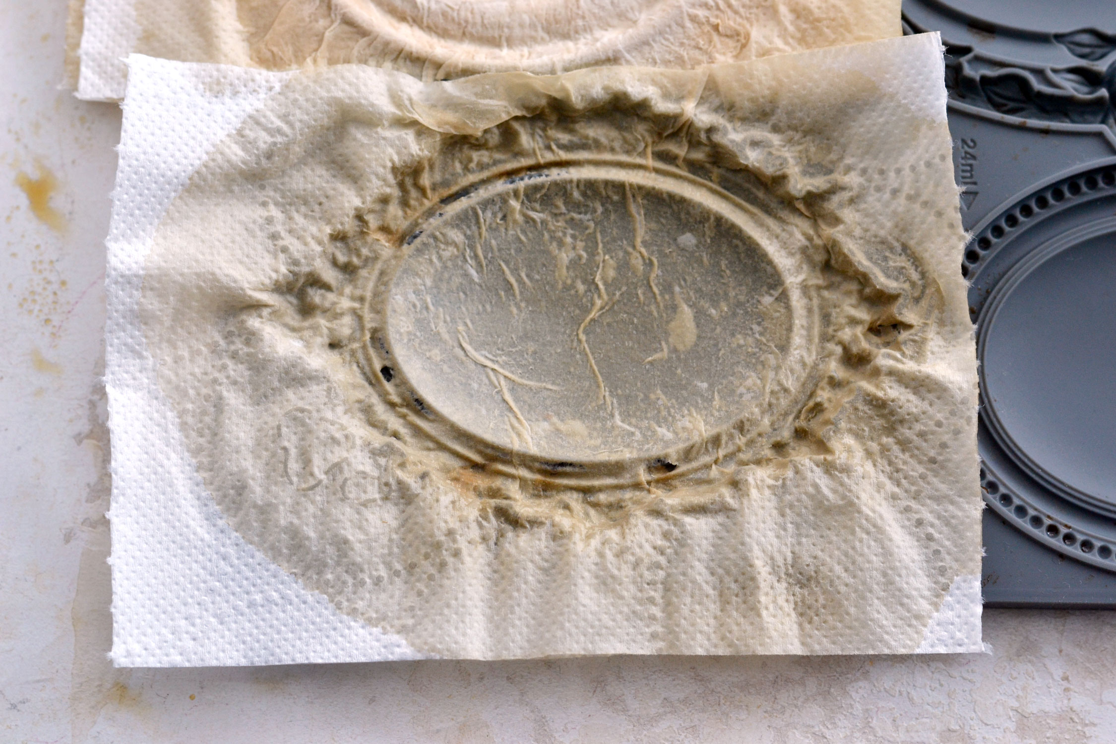 making paper mouldings