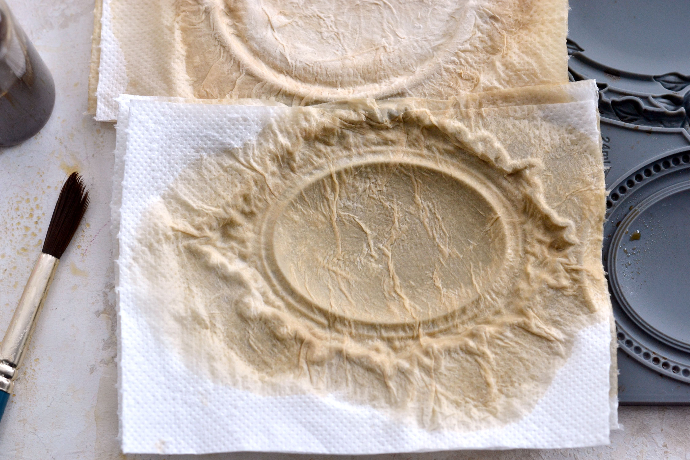 making paper mouldings