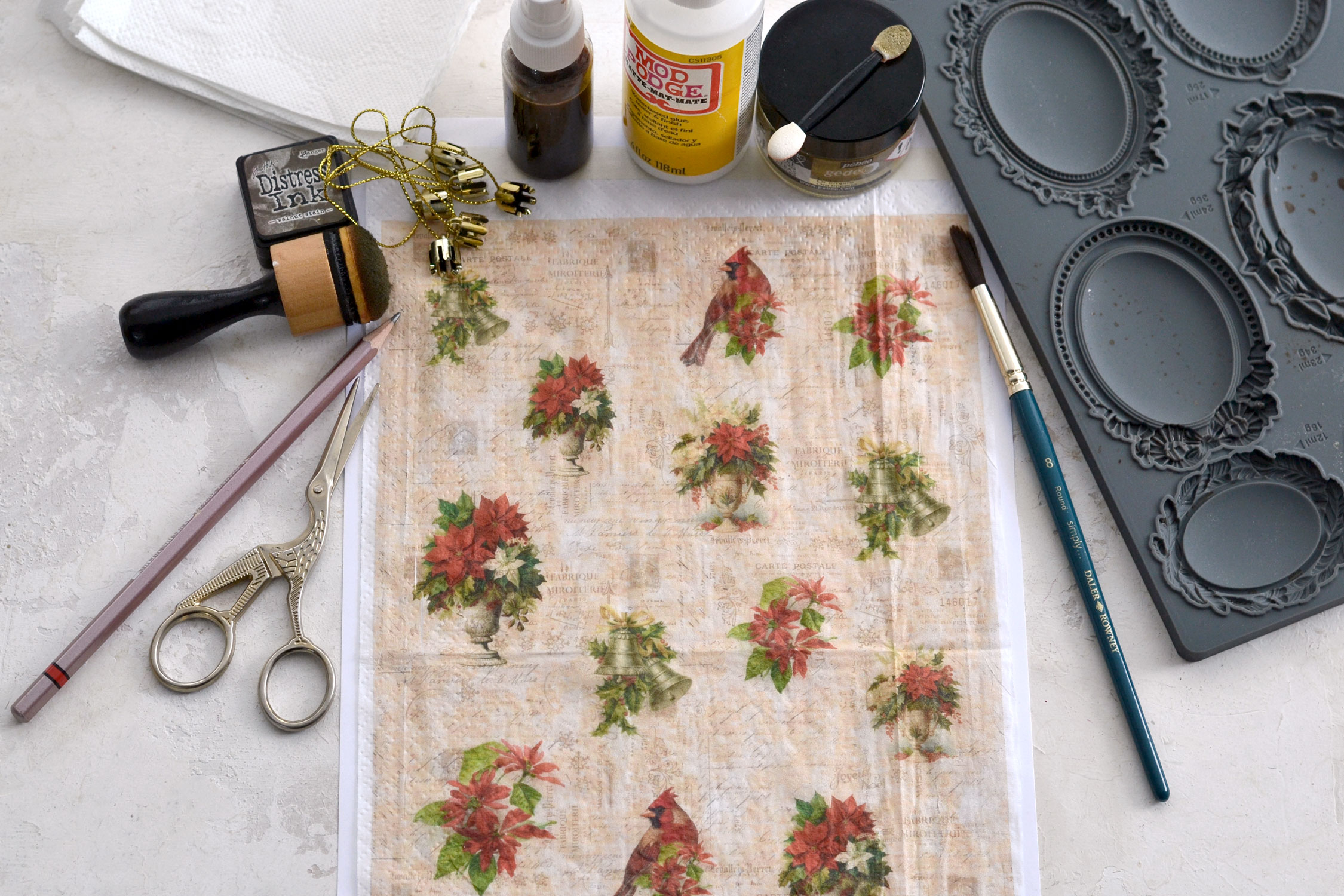 Christmas ornaments supply list