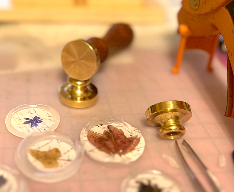 Hot Glue Wax Seals with Dried Flowers HERO 7