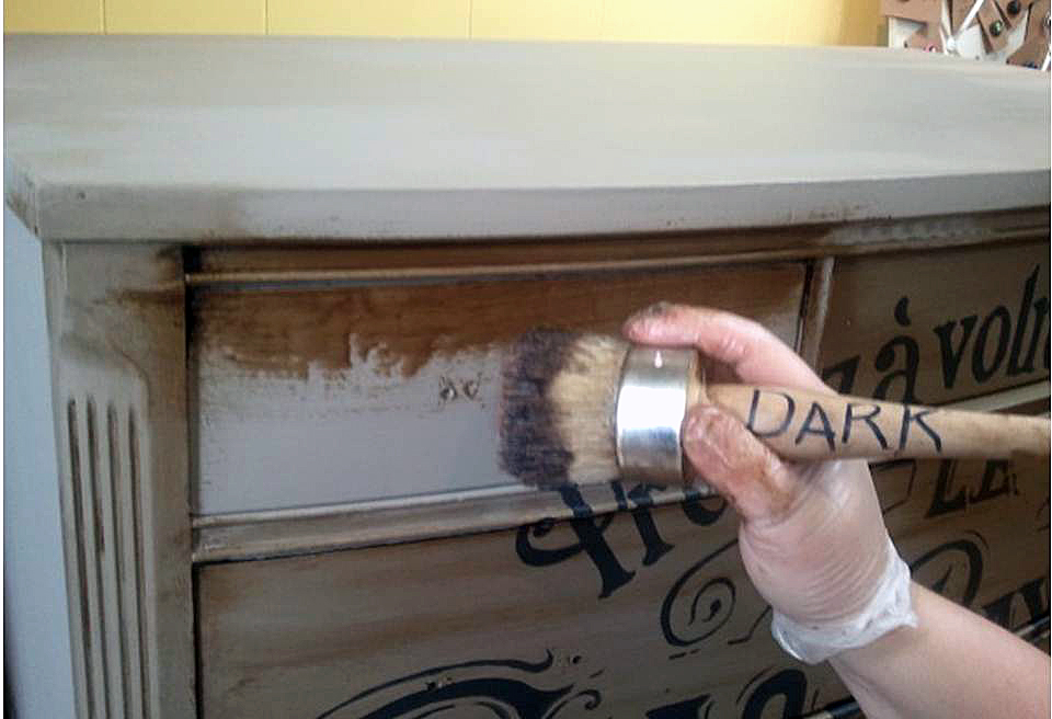 painting wood furniture with chalk paint