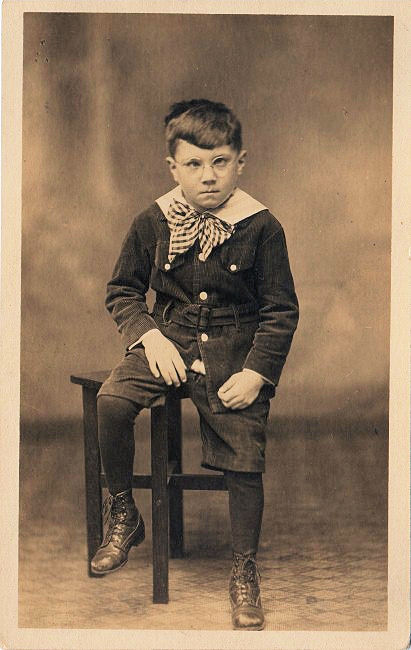 Vintage Little Boy - Cranky! - The Graphics Fairy