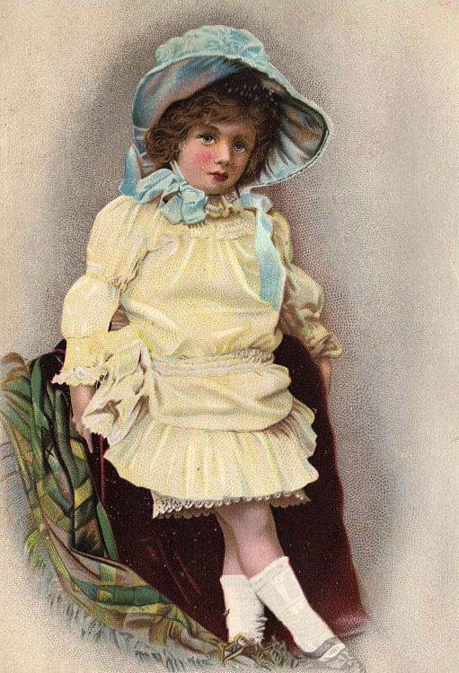 Free Victorian Clip Art - Darling Girl with Sunbonnet - The Graphics Fairy