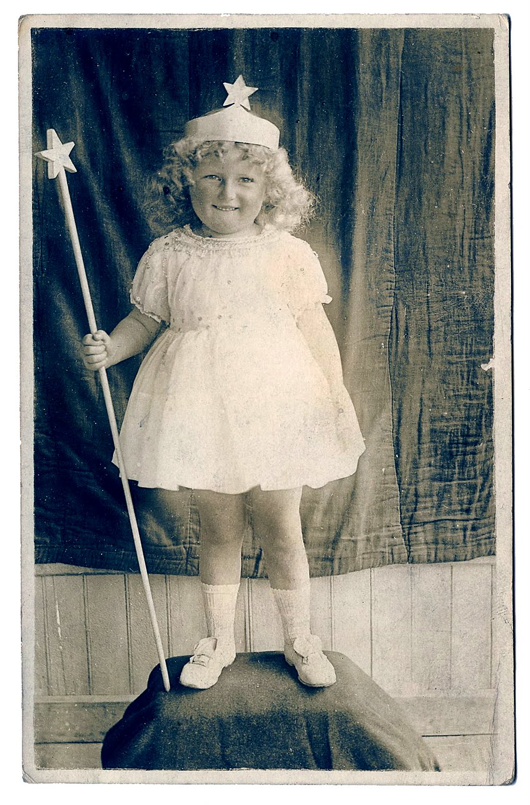 Old Photo - Cutest Fairy Princess Ever! - The Graphics Fairy1054 x 1600